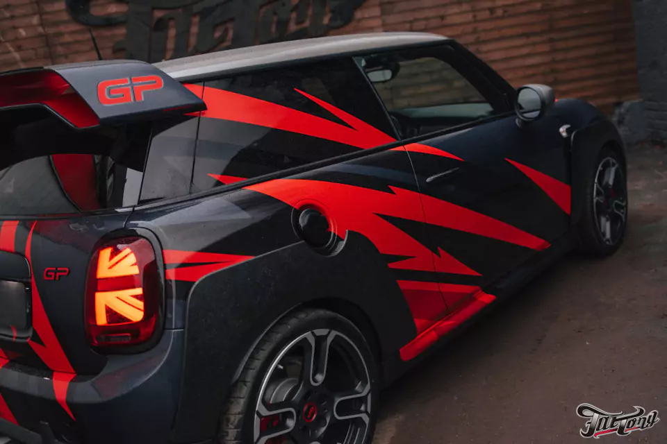 Оклеили в дизайн Mini Cooper GP